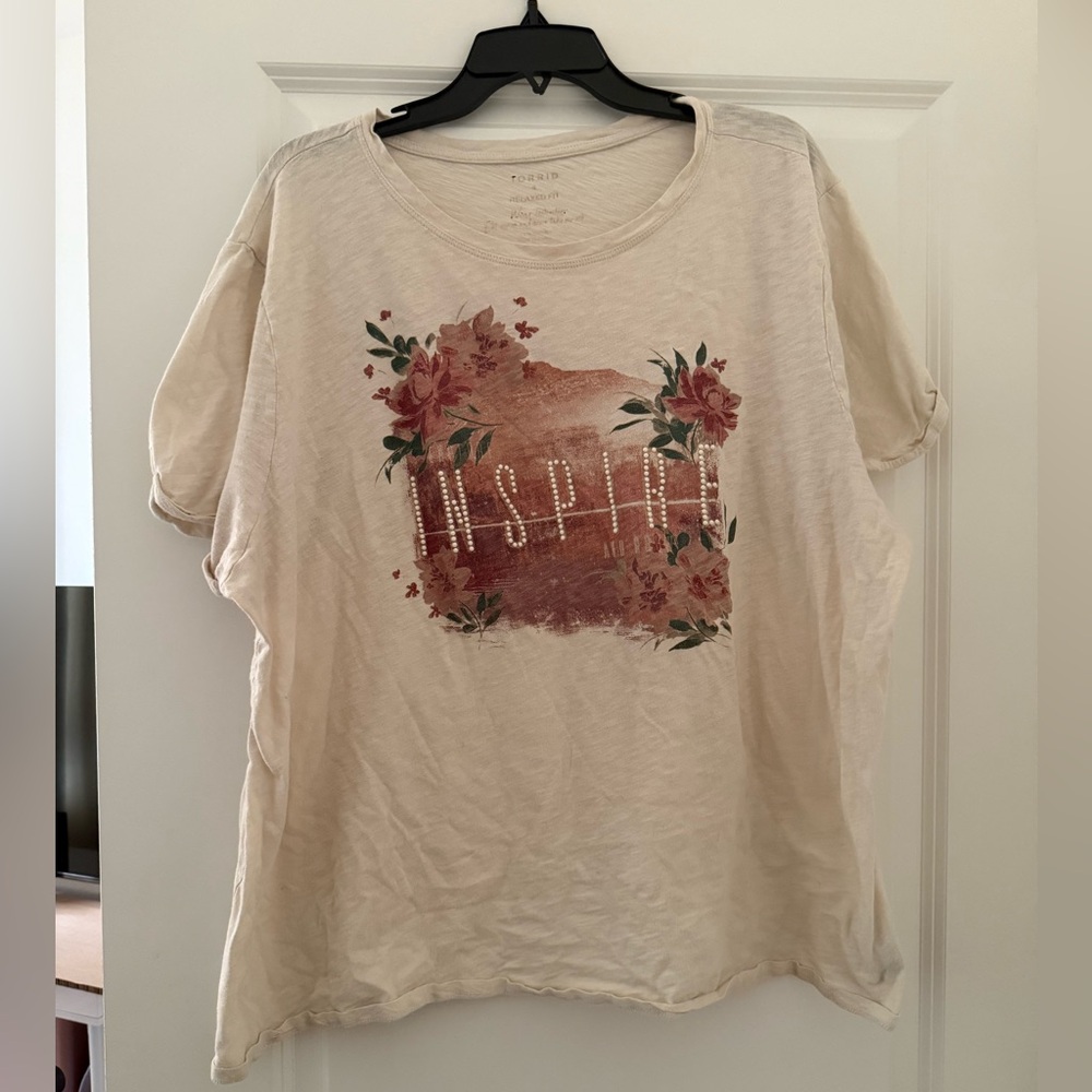 Torrid size 4 “Inspire” graphic Tee shirt